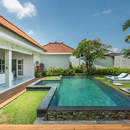 Modern 3 Bedrooms Villa Beach Walking Distance 세미냑 외부 사진